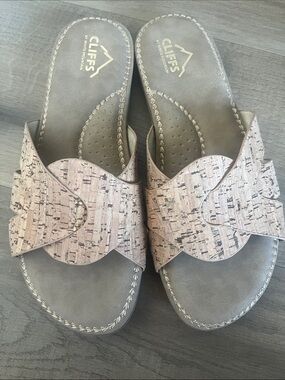 Cliffs by WHITE MOUNTAIN Pink Cork-Pattern Slide Sandals